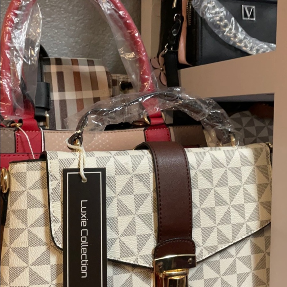 Meet your Posher, Dibri